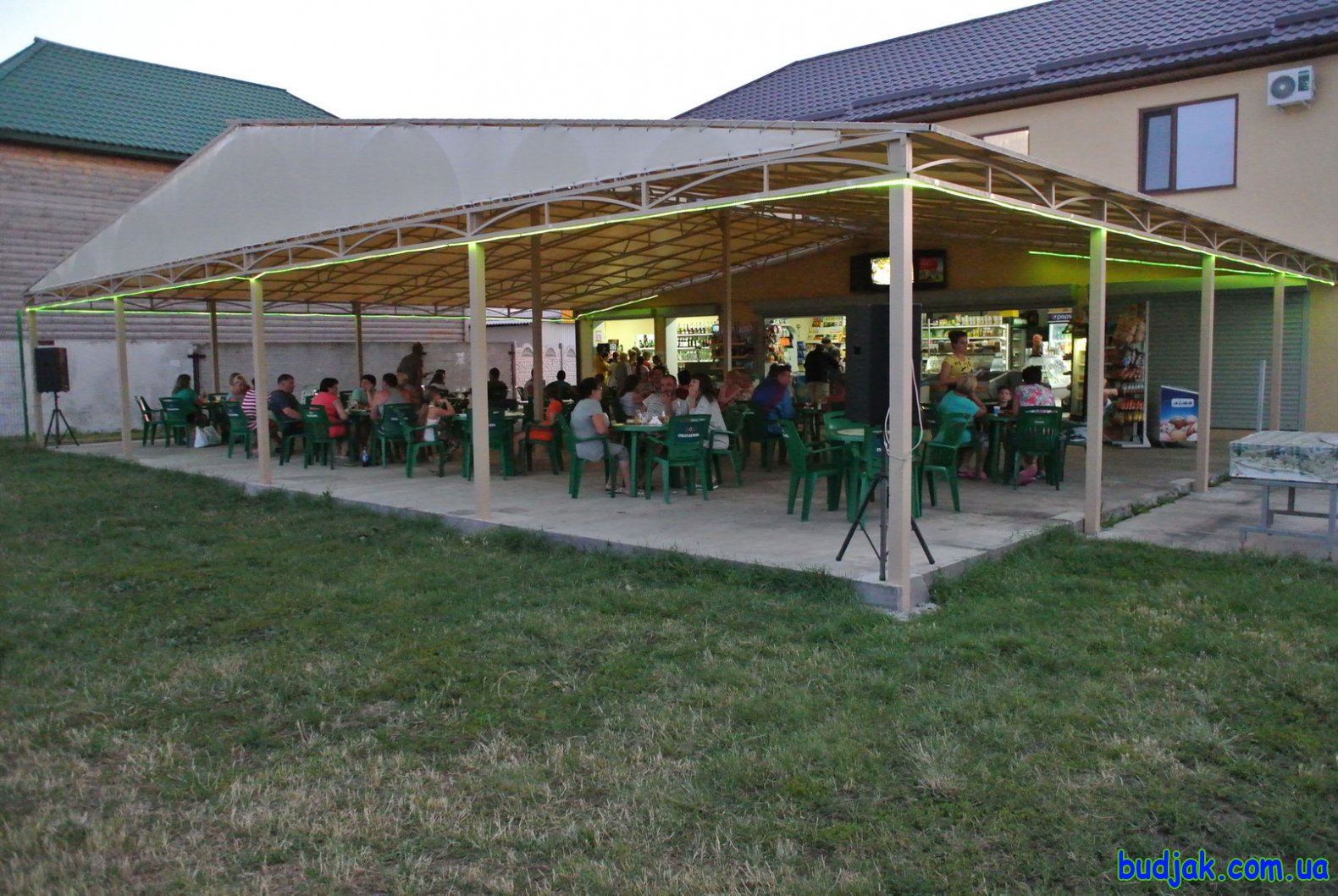 Территория и общие фото. База отдыха «Плай». Курорт Рассейка. Фото № 1111. 2017 год